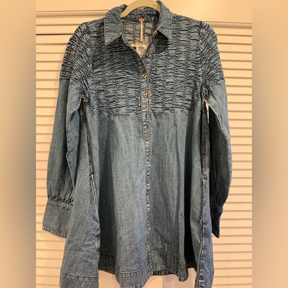 NWOT Free People Find me Now denim smocked should side pockets dress size XS - Picture 4 of 10